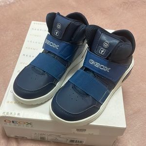 Geox J Xled size 3.5  (35 eu) navy , brand new .